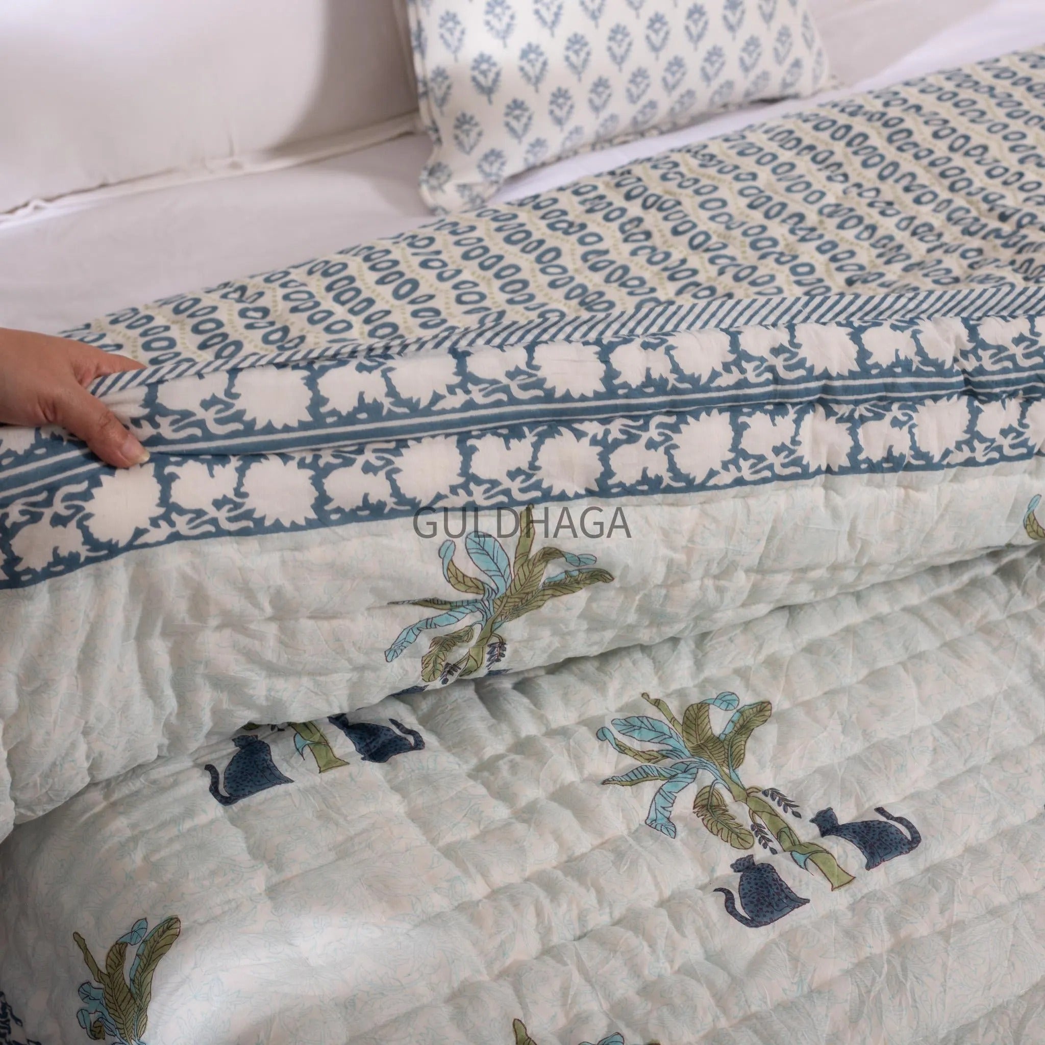 Blue palm and leopard Block Print Cotton Quilt, Floral Cotton Bedding, Handmade Indian Boho Quilt, Reversible Bedspread for Twin&Queen Beds