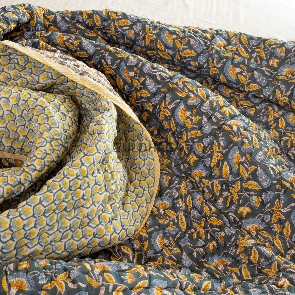 Golden Daisy Meadow Block Printed 100% Pure Cotton Cloth Quilted Throw Blanket Cover for Couch and Bed Lap Bedding Coverlet Oversized Quilt
